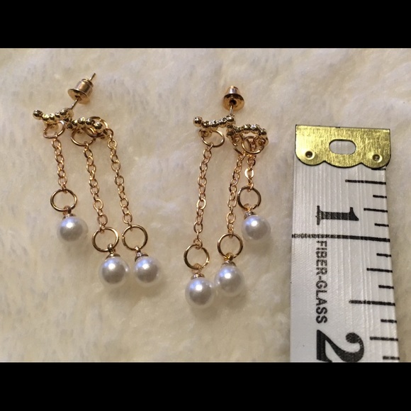 Dangly faux pearl earrings (BRAND NEW) - Picture 5 of 8